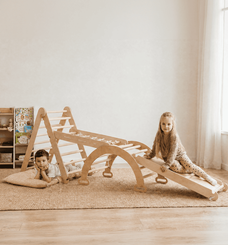 Montessori-klätterställning,4-i-1: Triangelstege + klätterbåge/gungbåge + rutschkana/ramp + klätternät